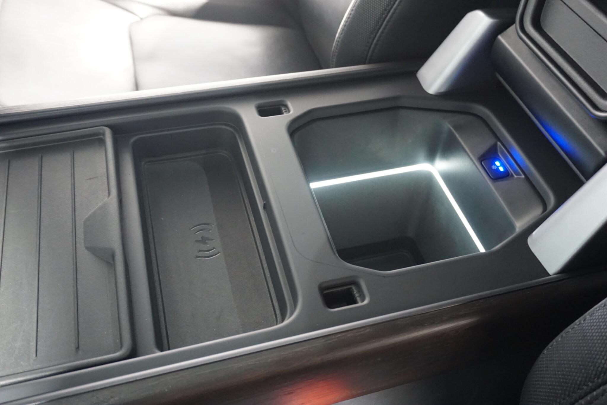 Land Rover Defender 90 3.0 D300 MHEV X-Dynamic HSE Hard Top SUV 3dr Diesel Auto 4WD SWB Euro 6 (s/s) (300 ps)